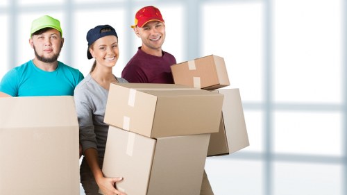 Commercial moving truck service for Edgware businesses