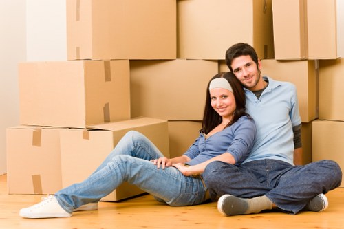 Edgware moving truck loading and transport support