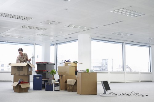 Loaded removal truck suitable for household and office transport