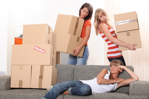 Student house move logistics in Edgware with access and parking considerations